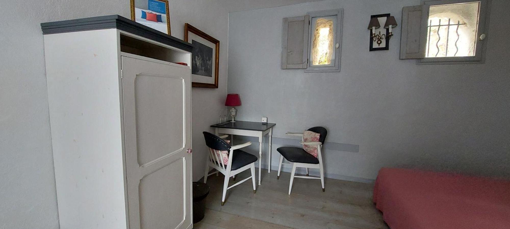 Bed & Breakfast La Source De Bury 3*