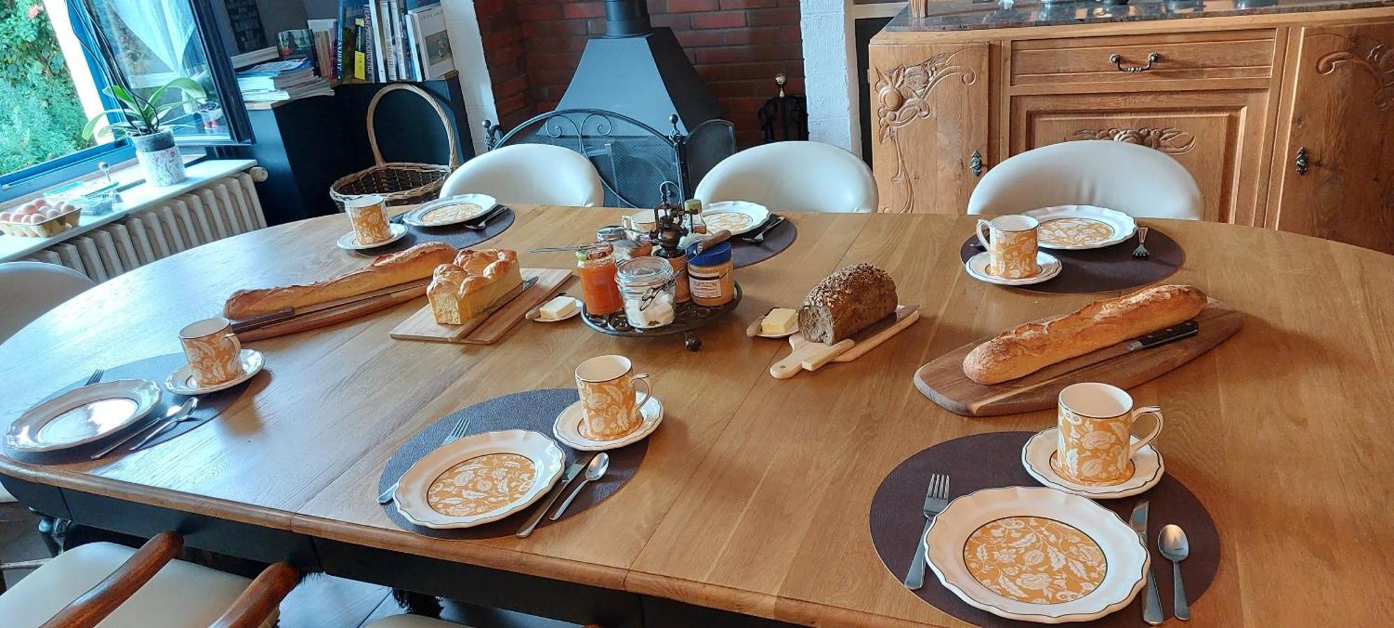 Bed & Breakfast La Source De Bury 3*